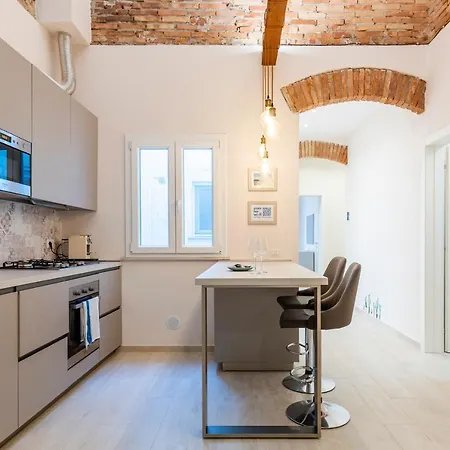 Casa L - Mimbelli Park Modern Quiet Appartement *